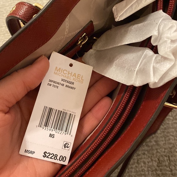 Michael Kors purse - Picture 4 of 6